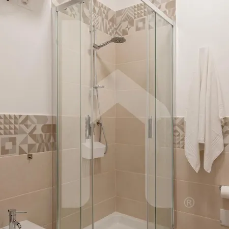 Homiday- New Apt- Free Parking- Aeroporto - Ospedale Apartment